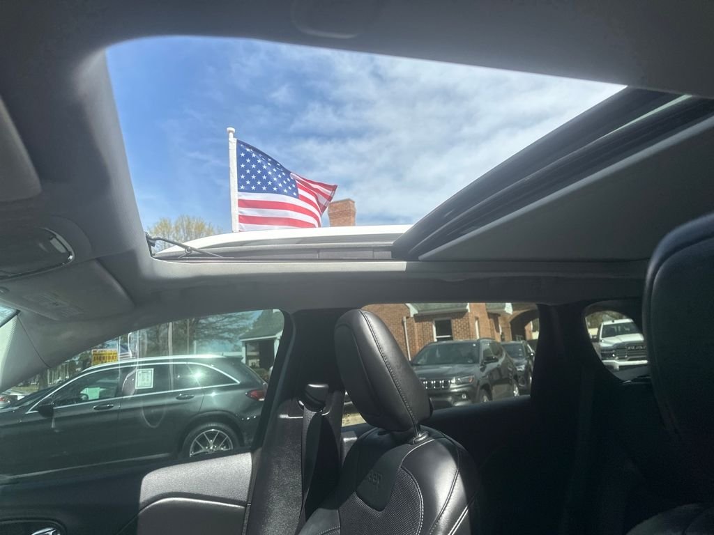 Used 2019 Gray Jeep Limited image 12
