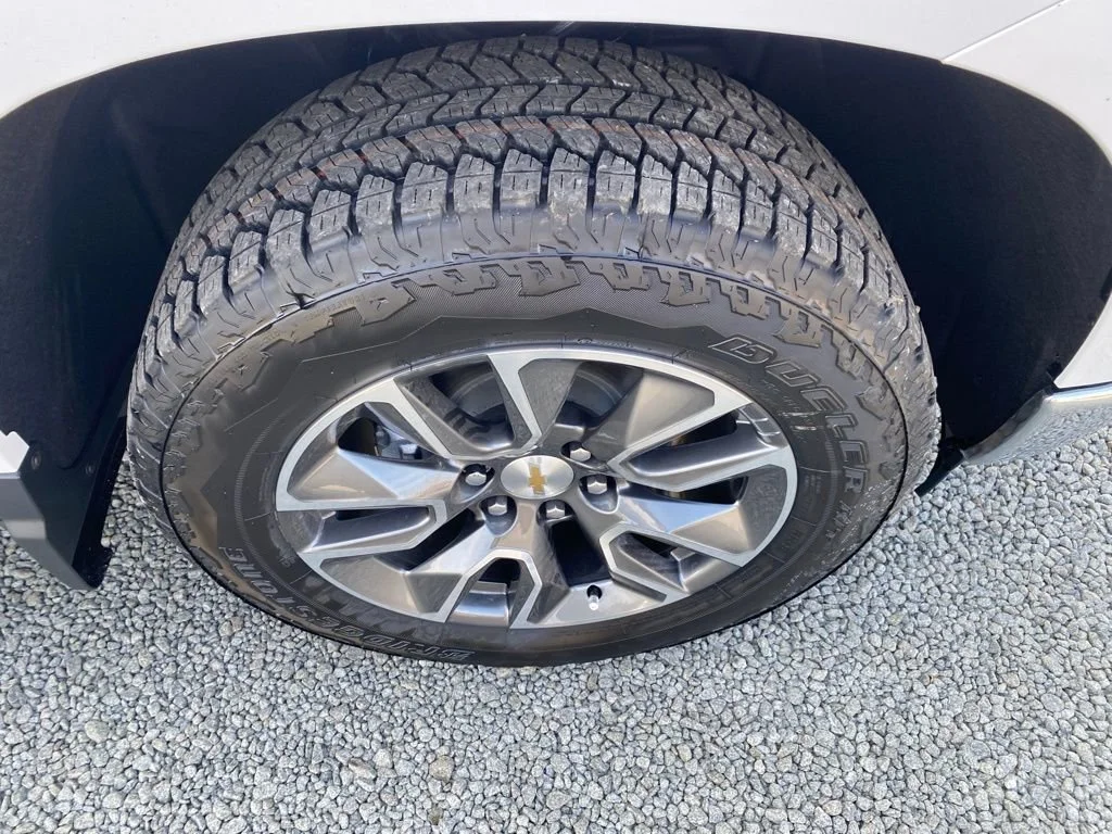 2025 Chevrolet Silverado 1500 LT - Photo 23