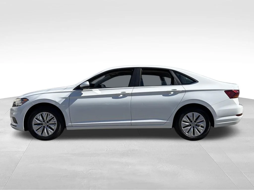 Used 2019 White Volkswagen 1.4T S image 5