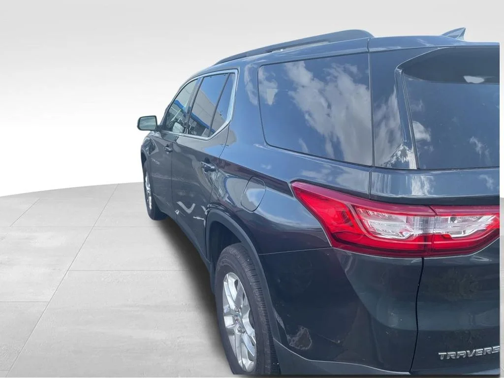 Used 2021 Gray Chevrolet LT image 6