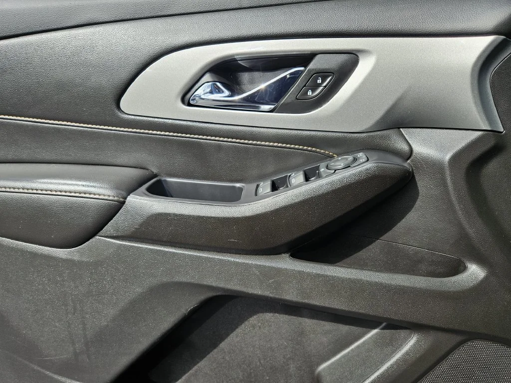 Used 2021 Gray Chevrolet LS image 23