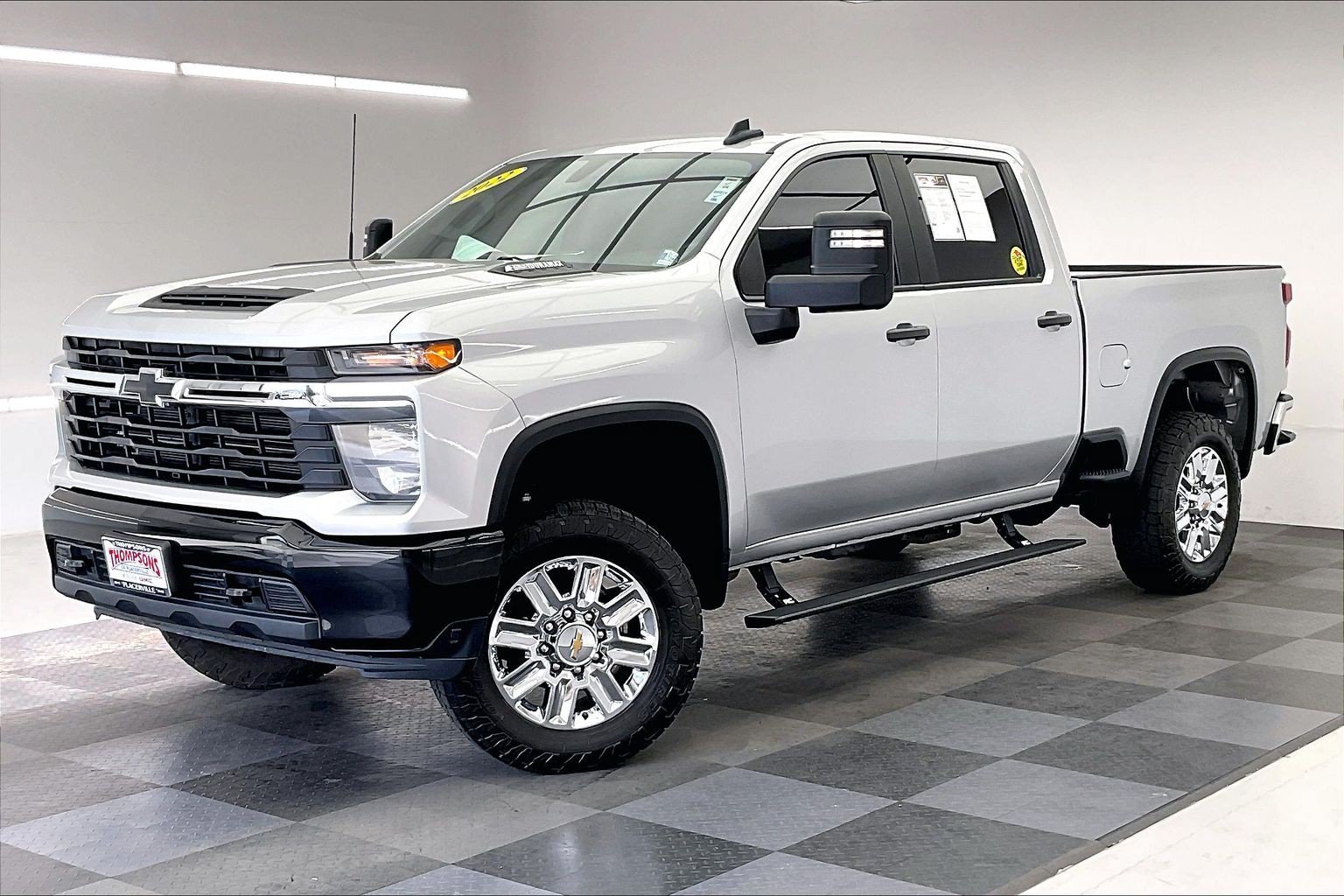 Used 2022 SILVER ICE METALLIC Chevrolet Custom image 12