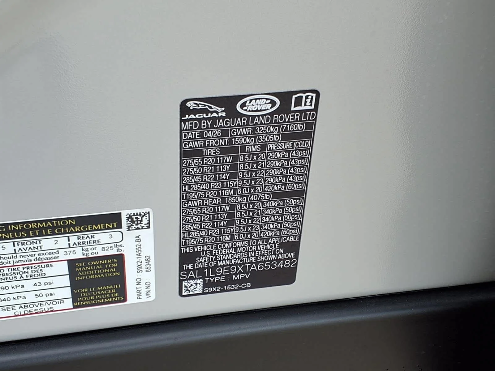 New 2026 Borasco Grey Land Rover Dynamic SE image 19
