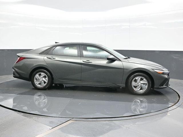 New 2026 Gray Hyundai SE image 8