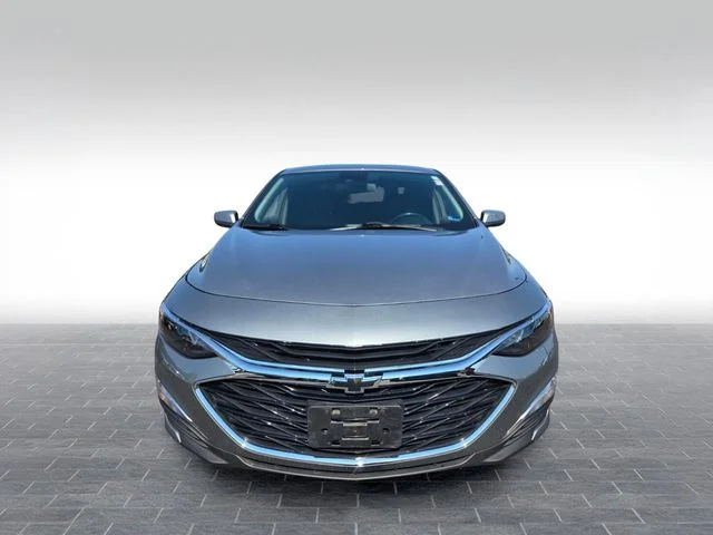 Used 2023 Gray Chevrolet RS image 2