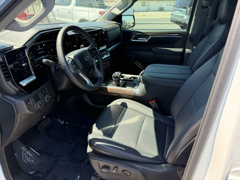 Used 2023 Summit White Chevrolet RST image 17