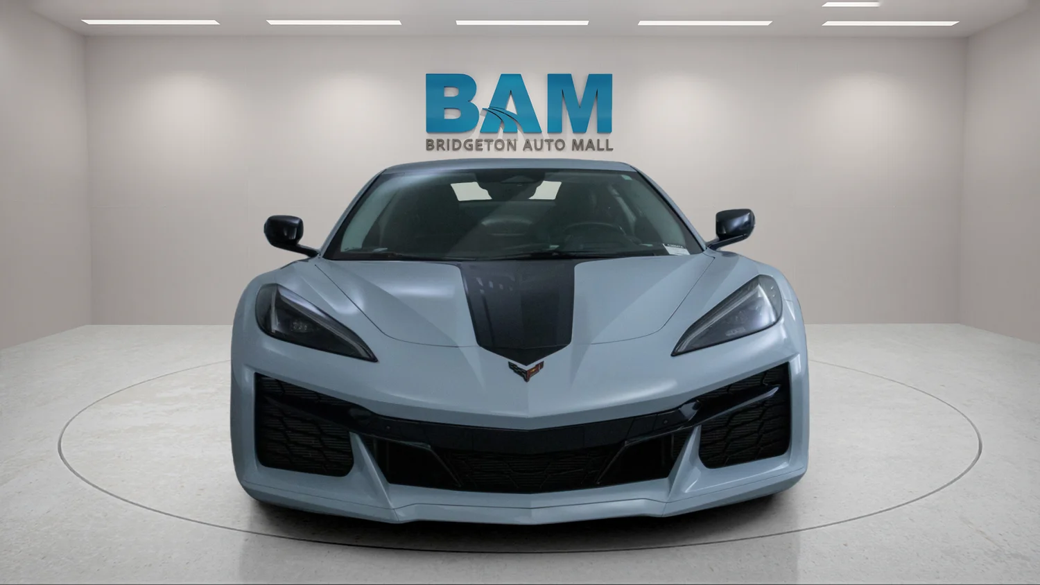 Used 2024 White Chevrolet Z06 image 2