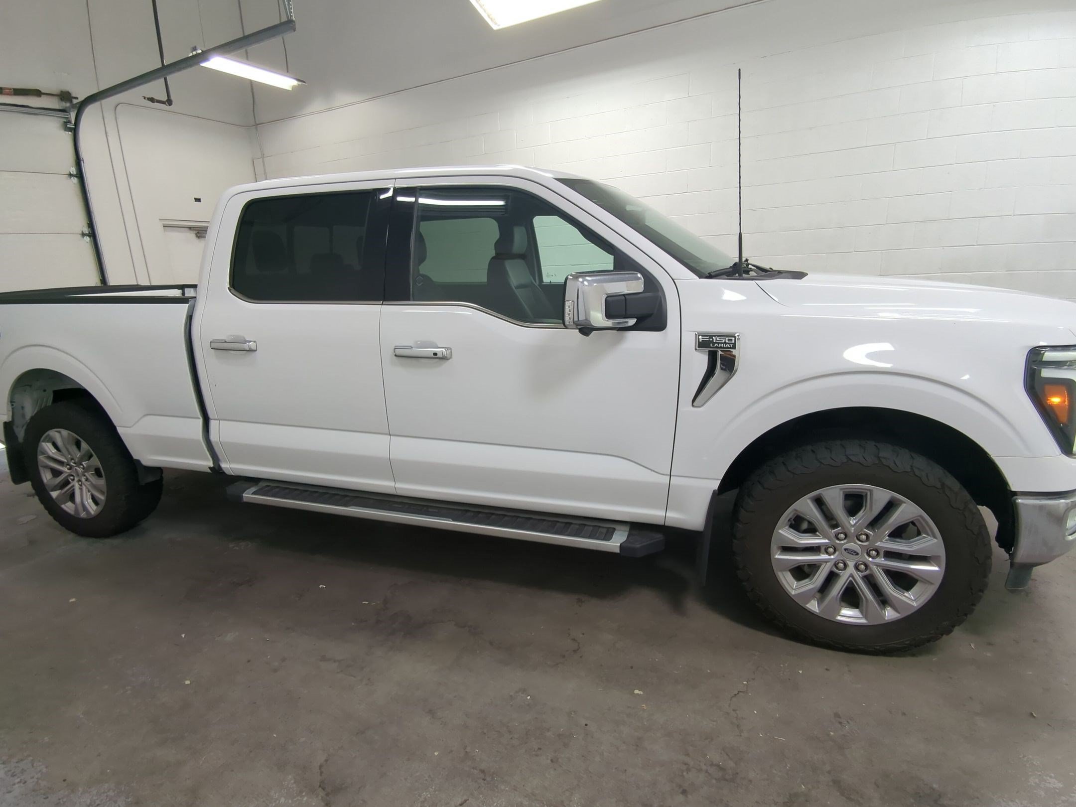 Used 2024 Oxford White Ford LARIAT image 3