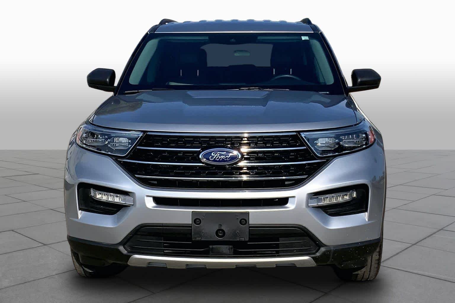 Used 2023 Iconic Silver Metallic Ford XLT image 4