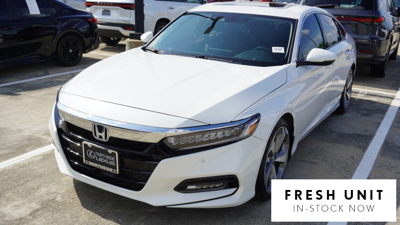 Used 2019 White Honda Touring 2.0T image 1