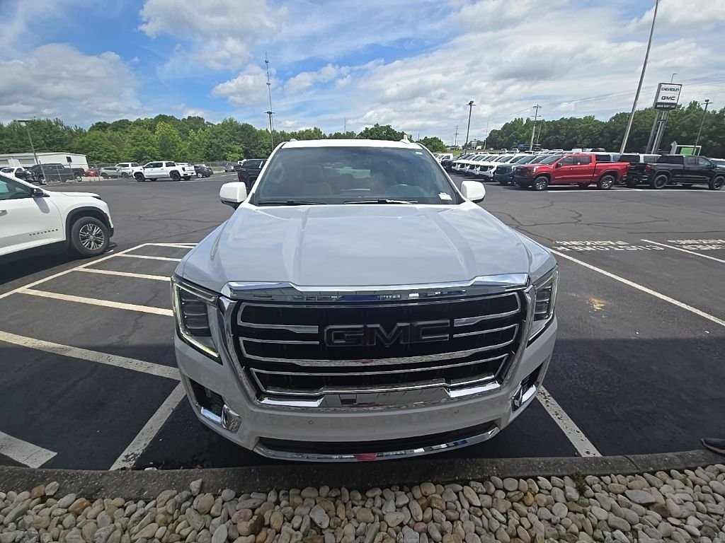 Used 2024 White GMC SLT image 6