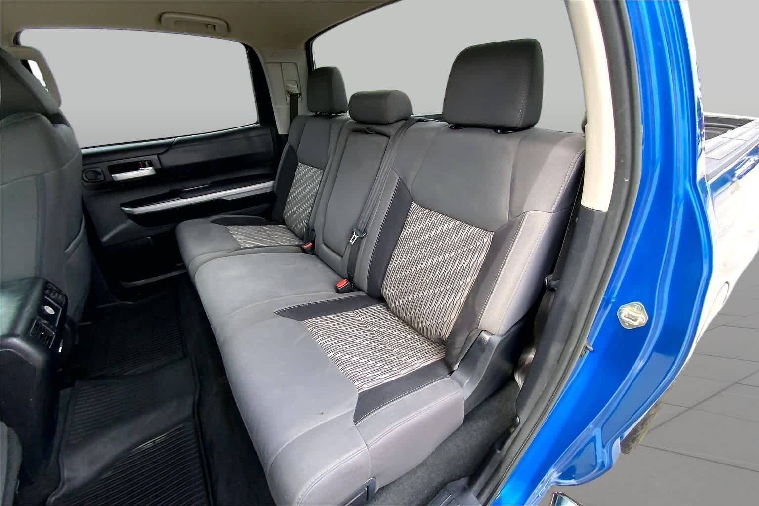 Used 2018 Blazing Blue Pearl Toyota SR5 image 19