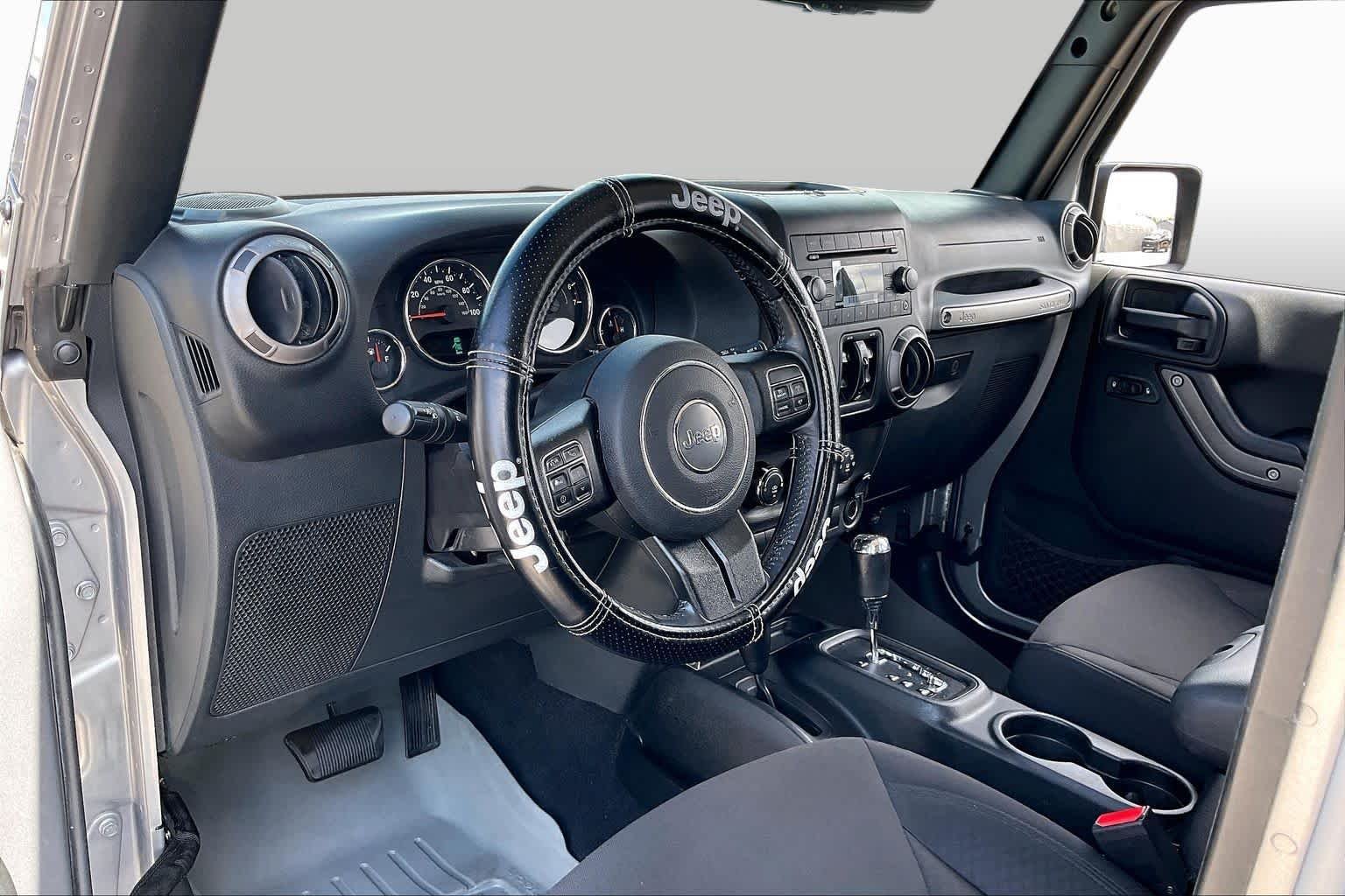Used 2017 Billet Silver Metallic Clearcoat Jeep Sport image 16