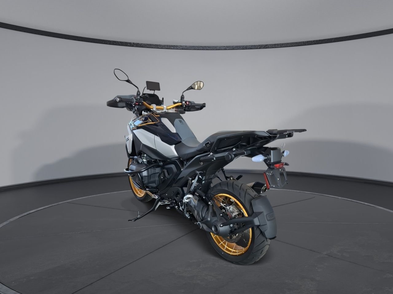 Used 2026  BMW  image 6