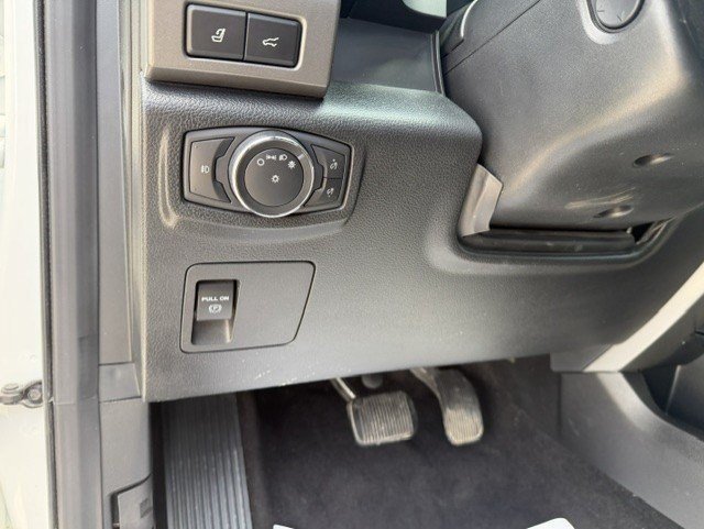 Used 2021 White Metallic Ford XLT image 12