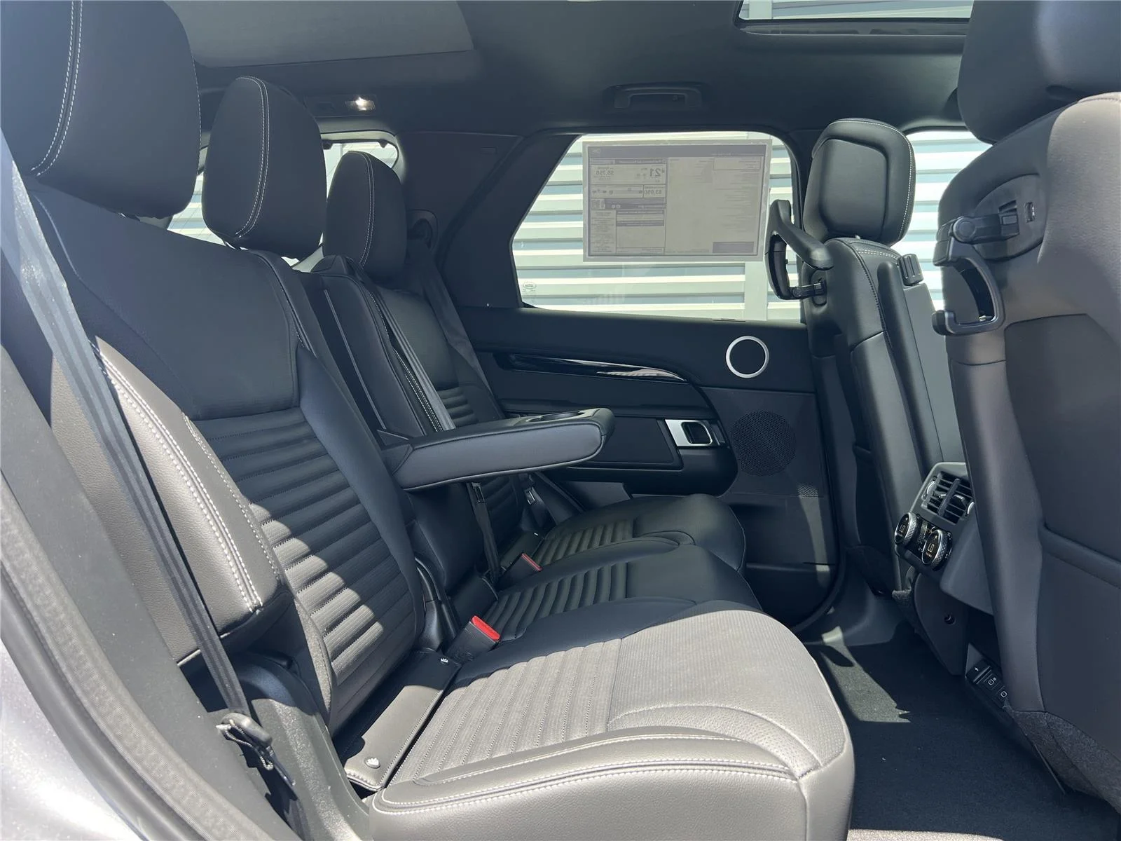 2025 Land Rover Discovery S - Photo 30