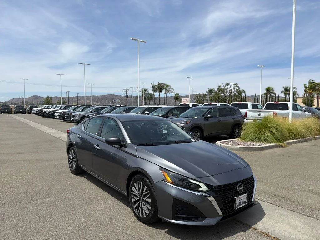 Used 2024 Nissan Altima SV with VIN 1N4BL4DV8RN362418 for sale in Hemet, CA