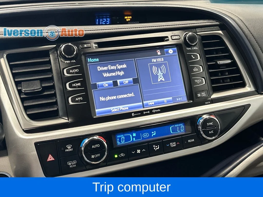 Used 2018 Gray Toyota XLE image 22
