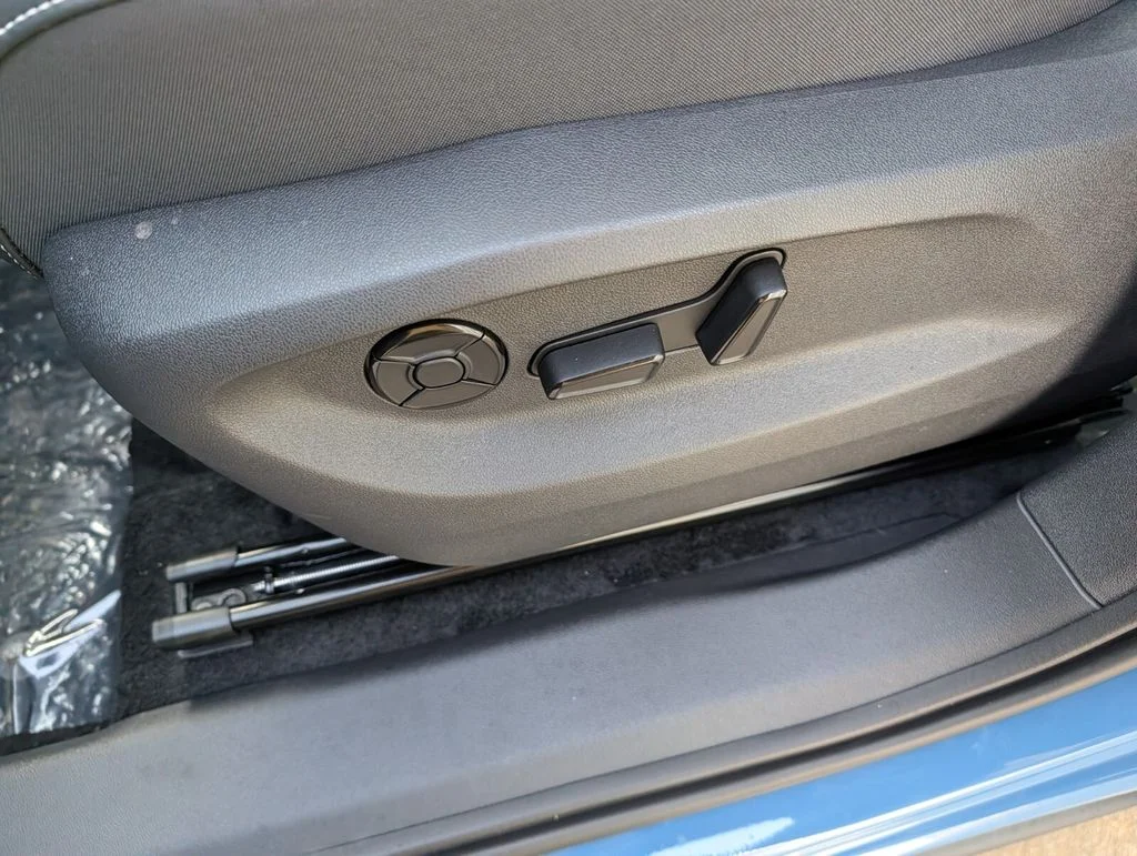 New 2026 Blue Volkswagen 2.0T SE image 11
