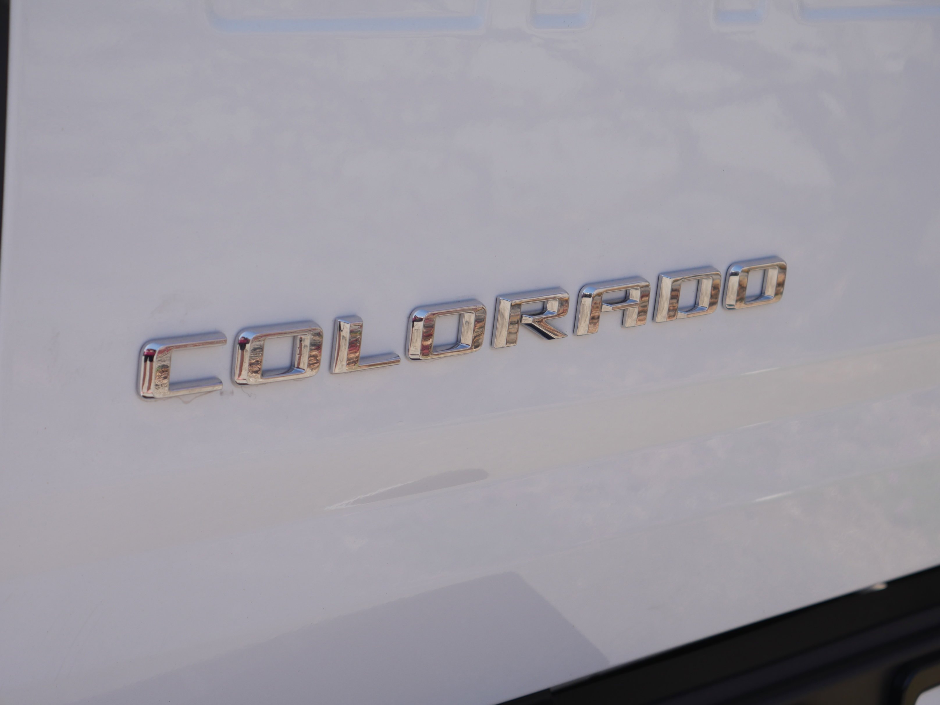 Used 2022 Summit White Chevrolet 4WD Z71 image 21