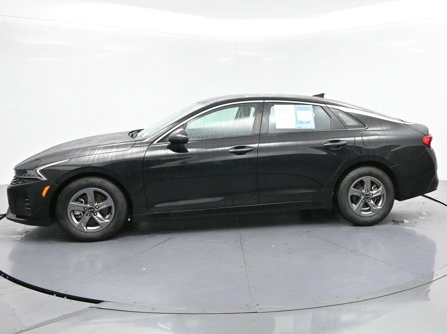 Used 2021 Ebony Black Kia LXS image 4