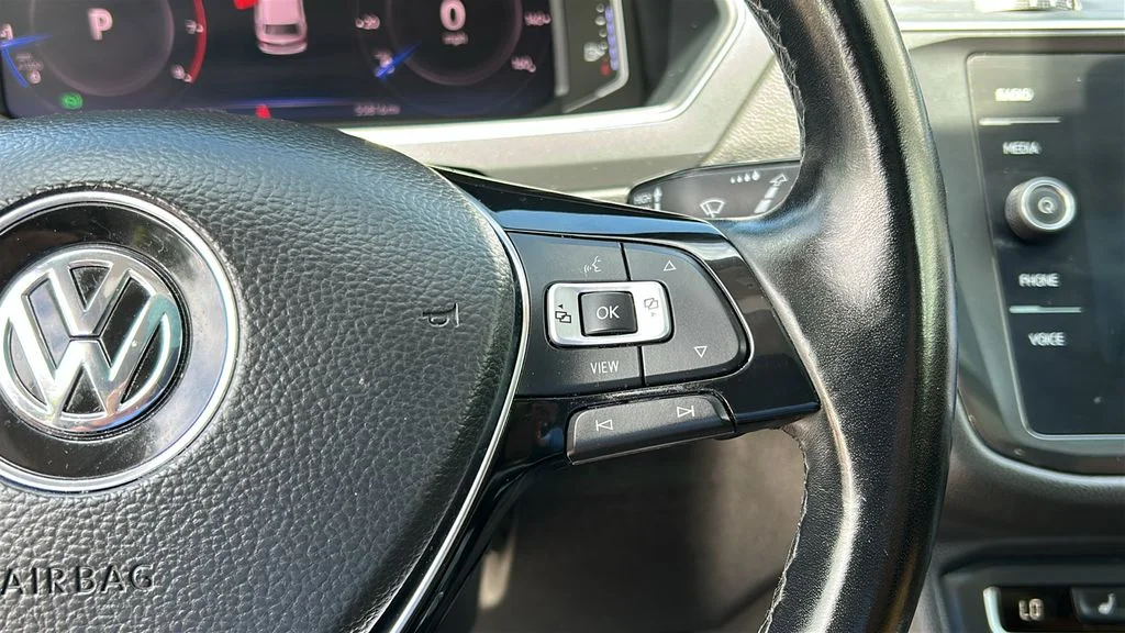 Used 2019 White Volkswagen 2.0T SEL image 14