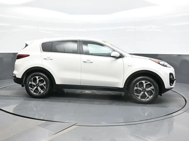 Used 2022 White Kia LX image 8