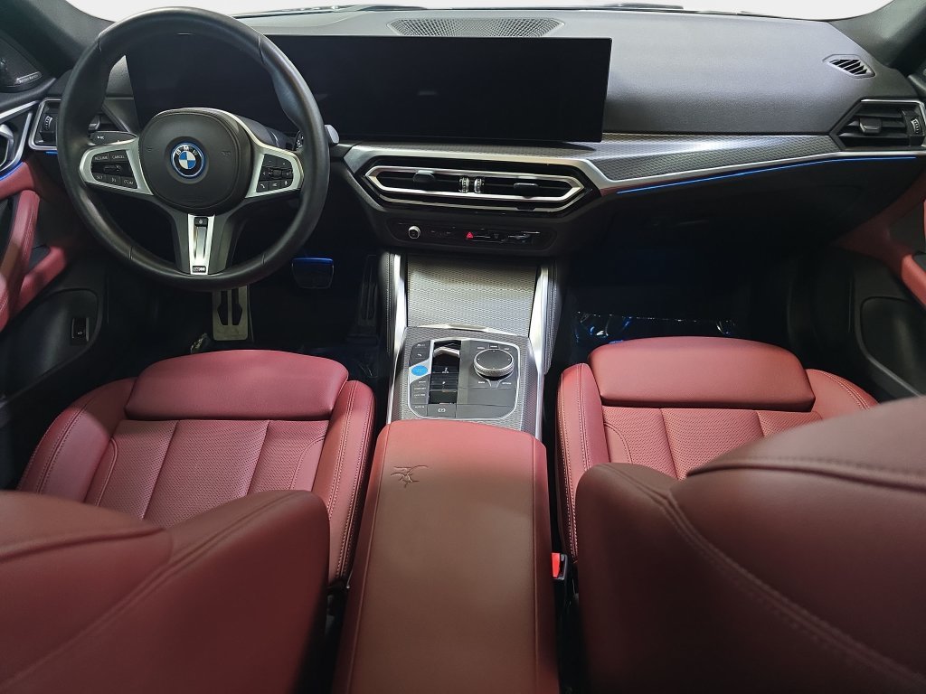 Used 2023 Tanzanite Blue II Metallic BMW eDrive40 image 12