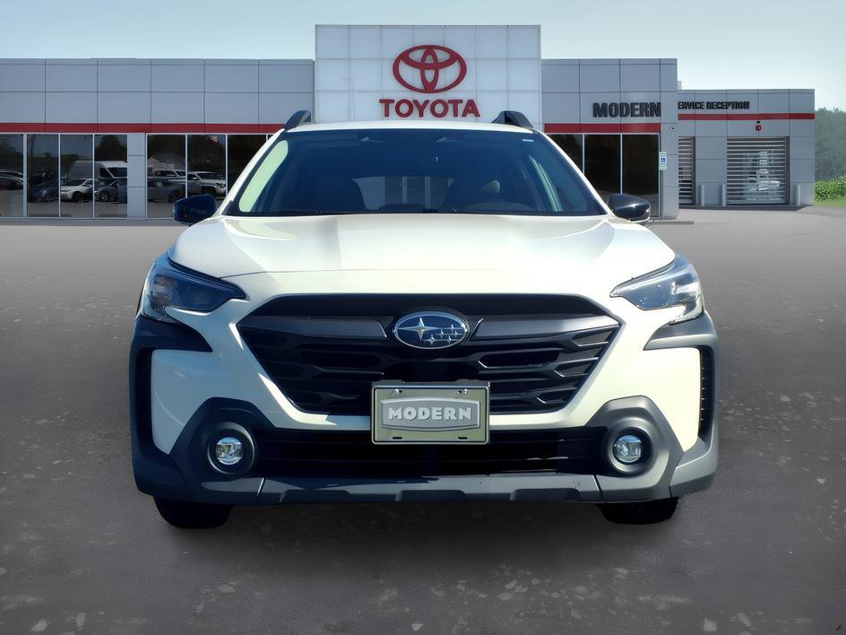 Used 2025 Crystal White Pearl Subaru Premium image 8