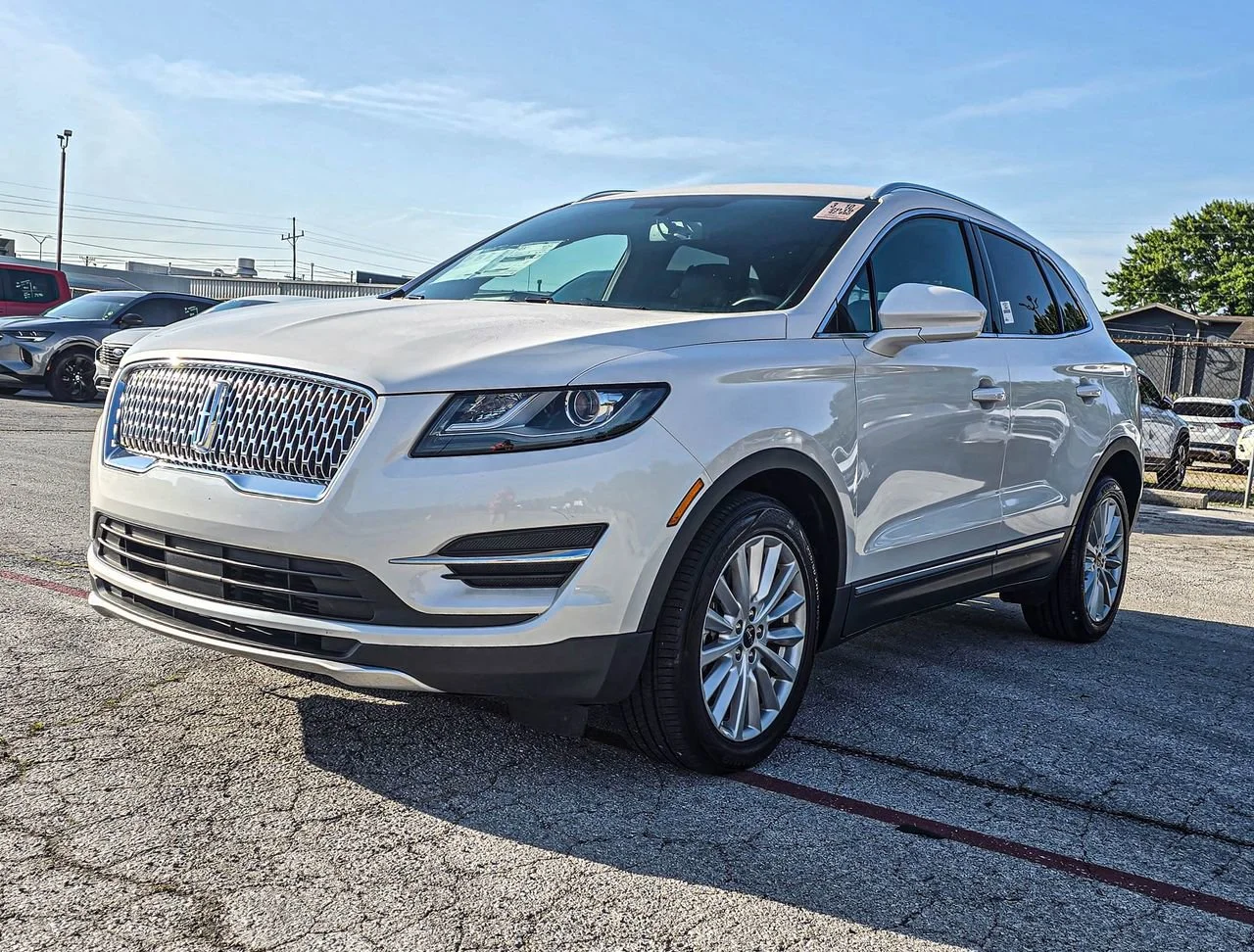 Used 2019 White Lincoln Standard image 2