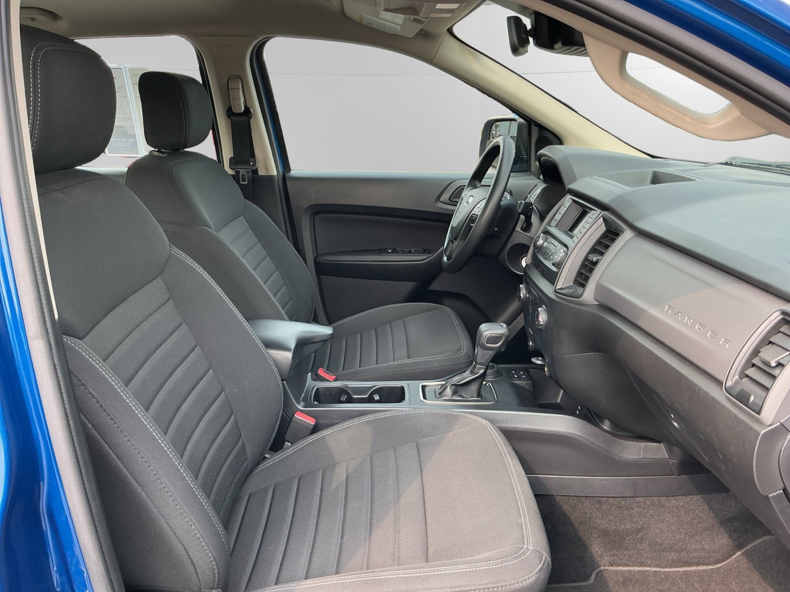 Used 2020 Blue Ford XL image 15