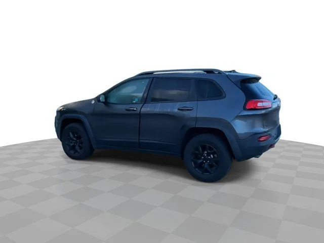 Used 2016 Gray Jeep Trailhawk image 6