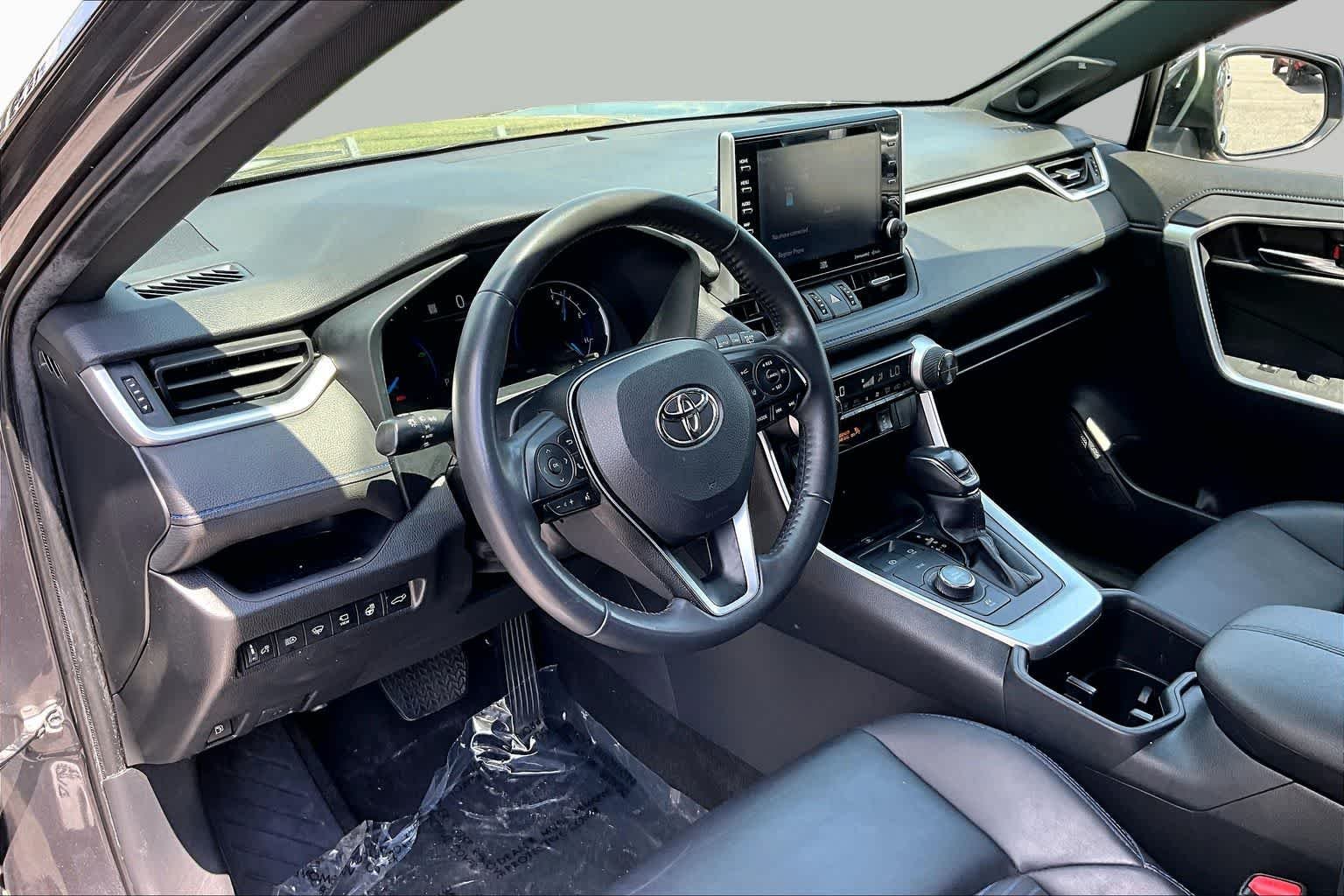 Used 2022 Magnetic Gray Metallic/Midnight Black Metallic Toyota Hybrid XSE image 18