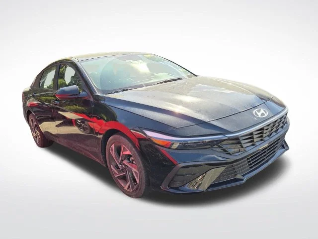 Used 2025 Black Hyundai SEL Sport image 4