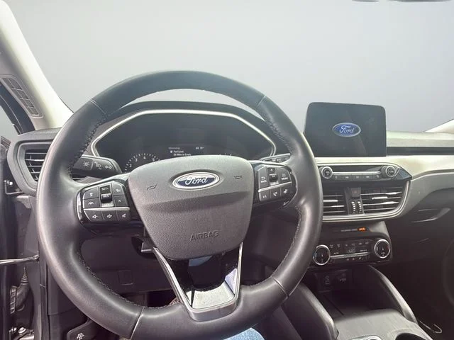 Used 2022 Gray Ford SEL image 9