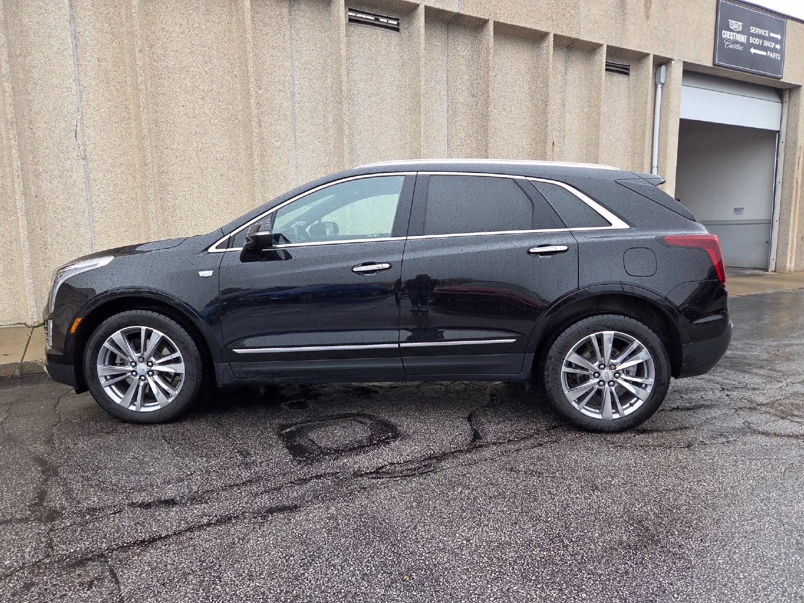 Used 2024 Stellar Black Metallic Cadillac Premium Luxury image 22