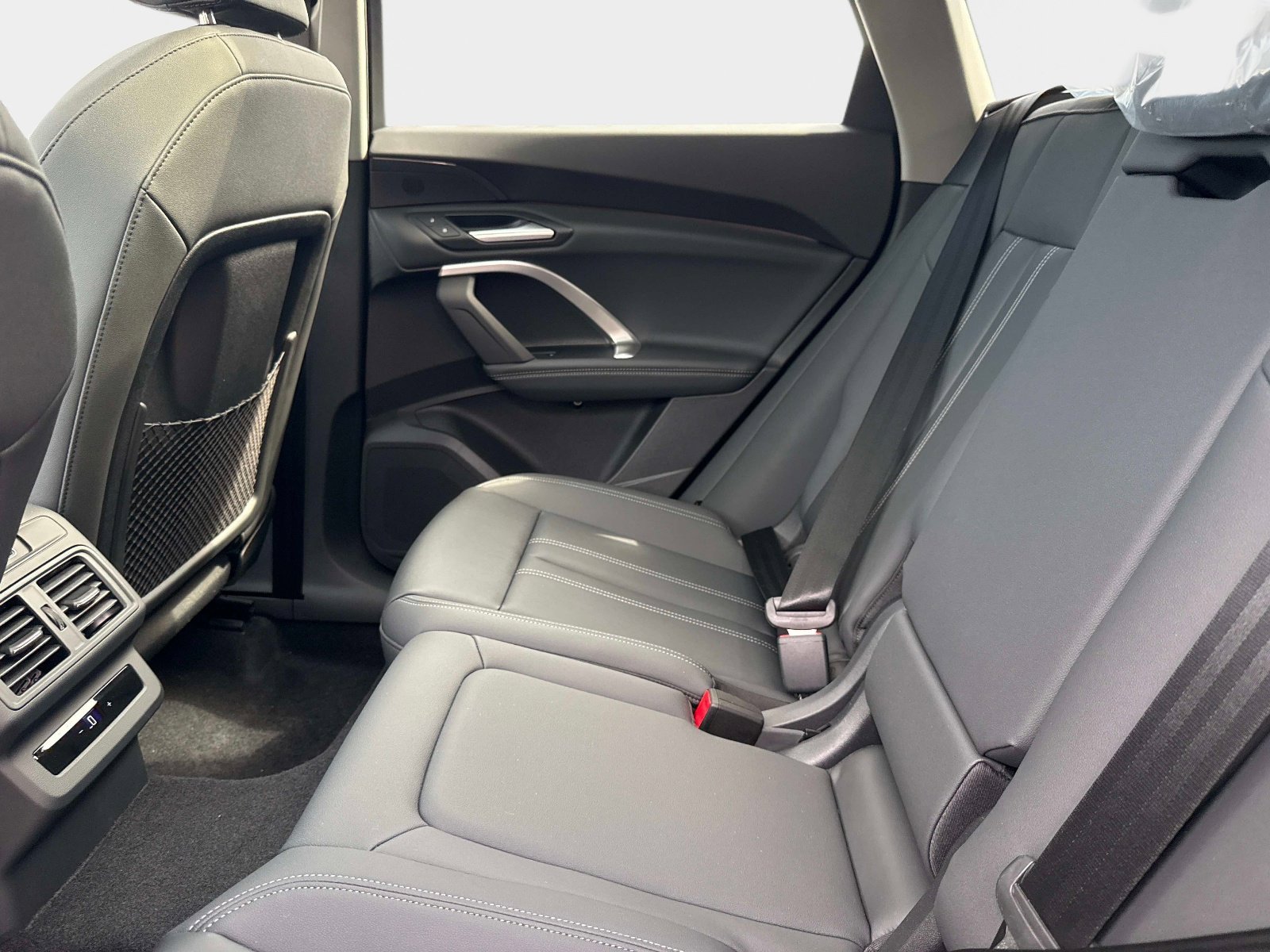 New 2026 Daytona Gray Pearl Effect Audi Premium image 12