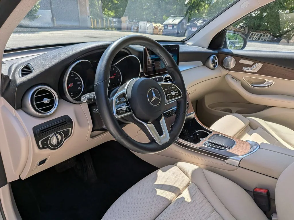 Used 2020 Black Mercedes-Benz GLC 300 image 17