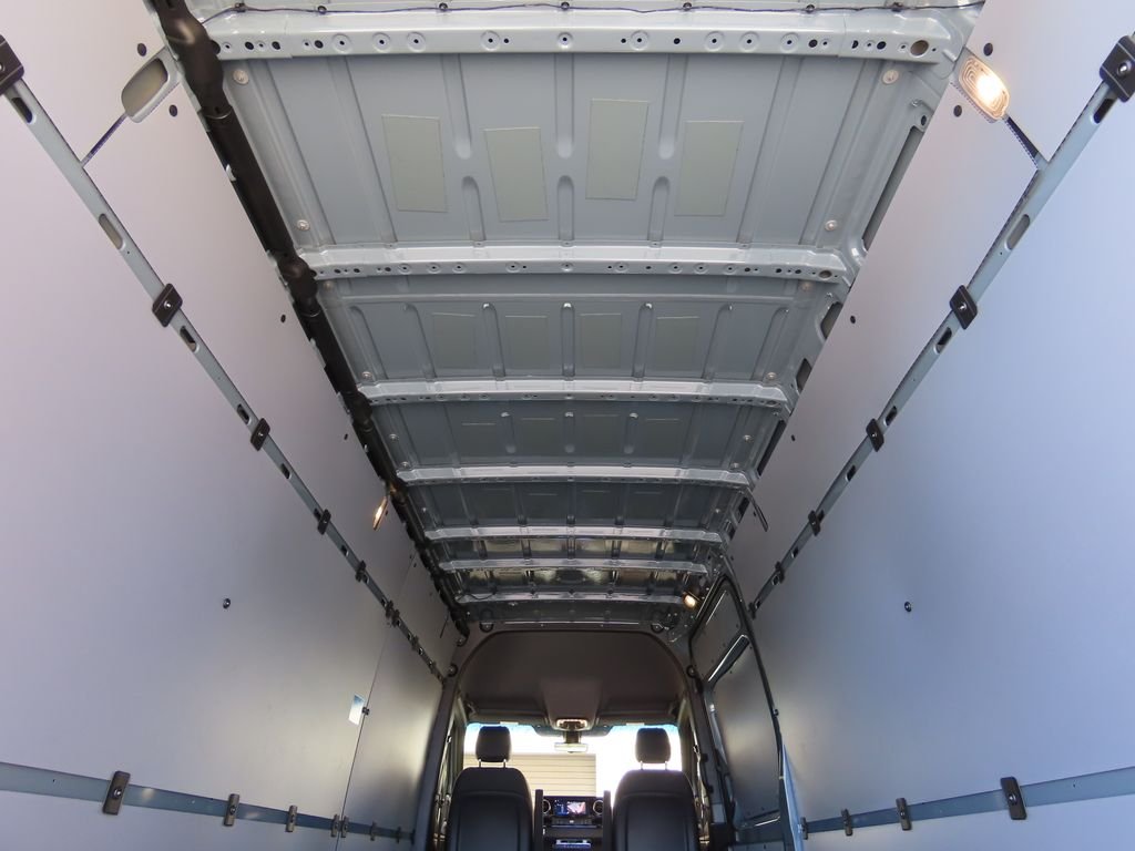 New 2026  Mercedes-Benz Cargo 170 WB image 31