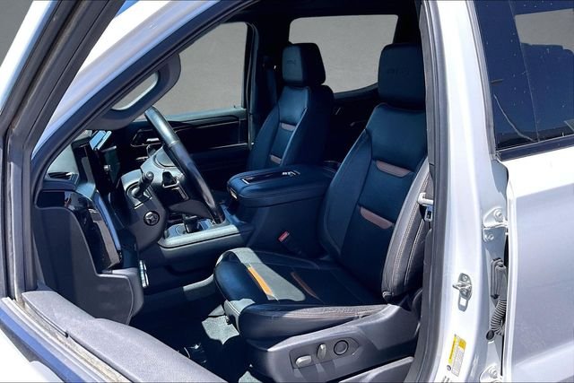 Used 2022 White GMC AT4 image 25