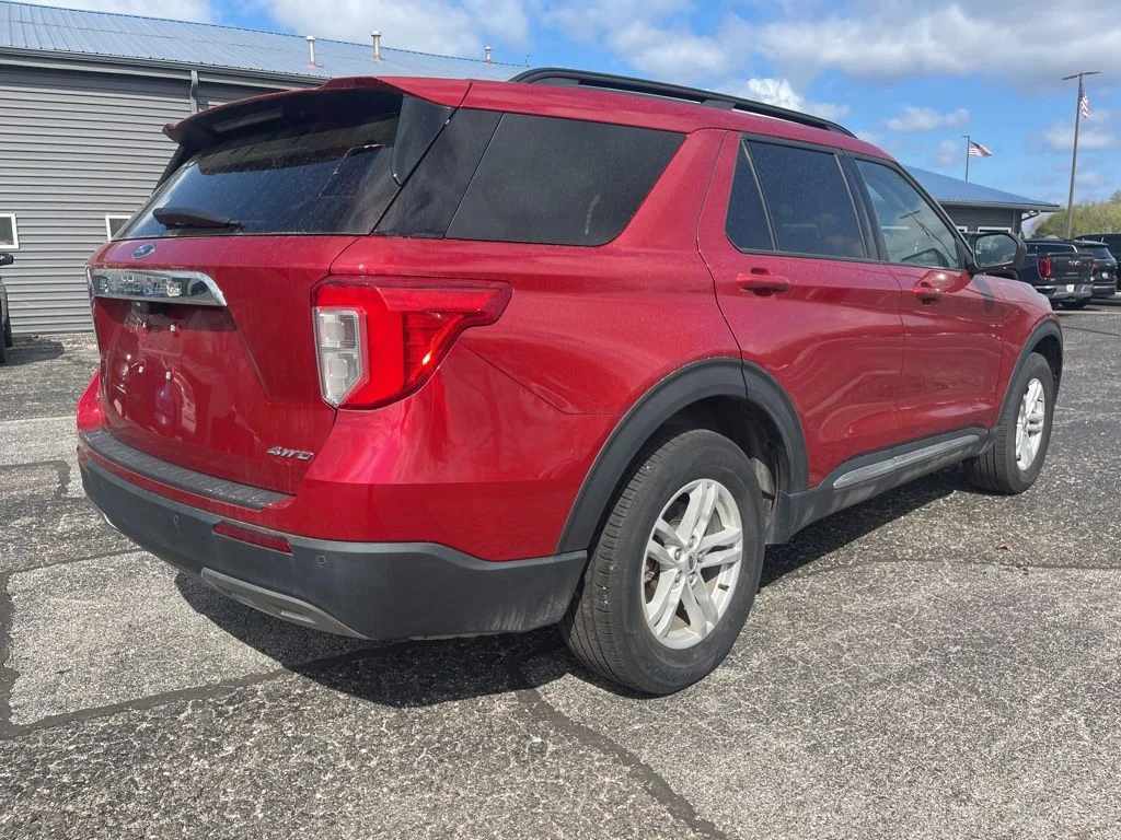 Used 2023 Red Ford XLT image 10