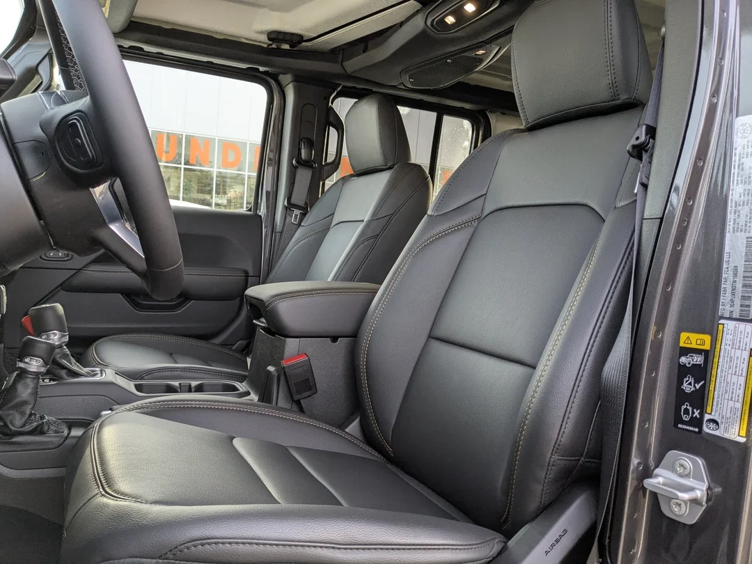 New 2026 Grey Jeep Sahara - - 4x4 - McKinley Leather - Body-Color Top - Alpine Audio - Technology Group & More! image 13