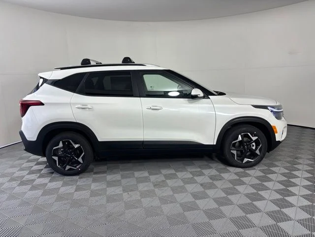 New 2026 White Kia S image 8