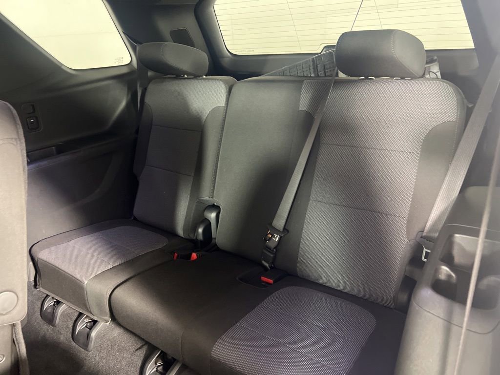 Used 2023 Iridescent Pearl Tricoat Chevrolet LT Cloth image 22