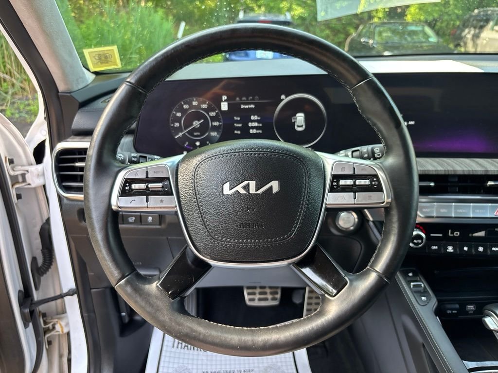 Used 2025 White Kia SX-Prestige image 21