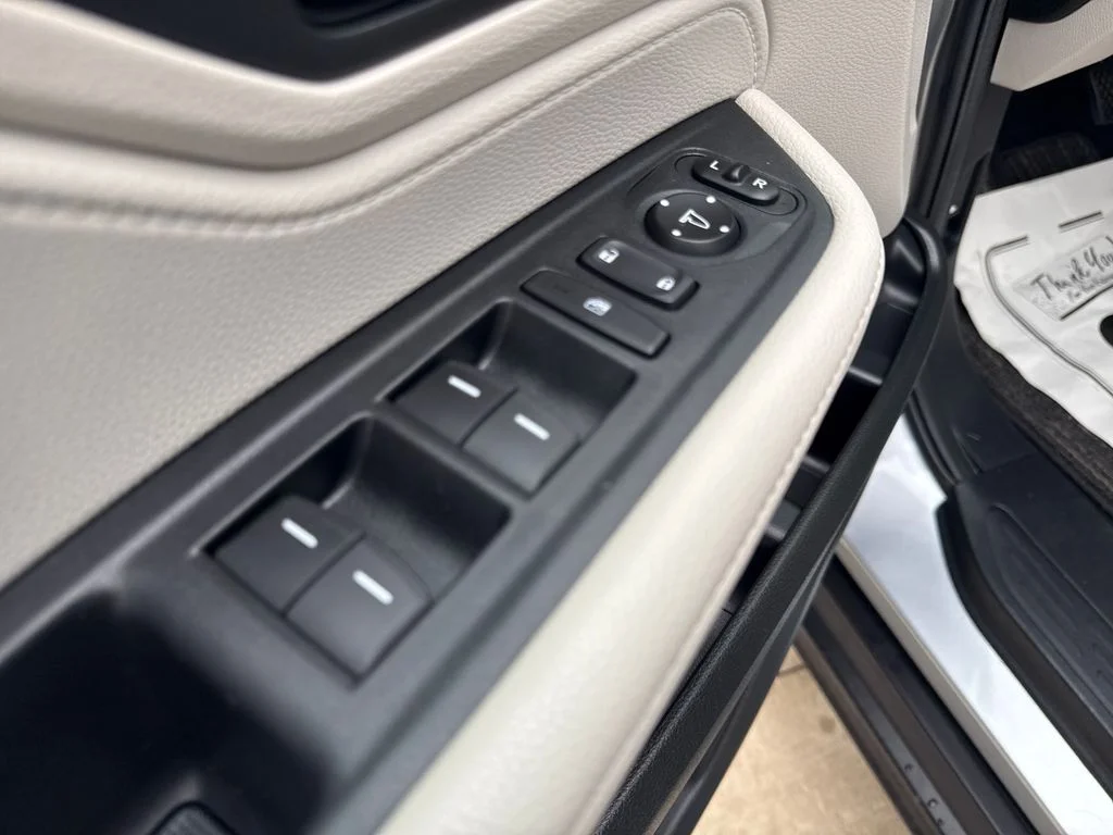 2025 Honda Odyssey EX-L - Photo 11
