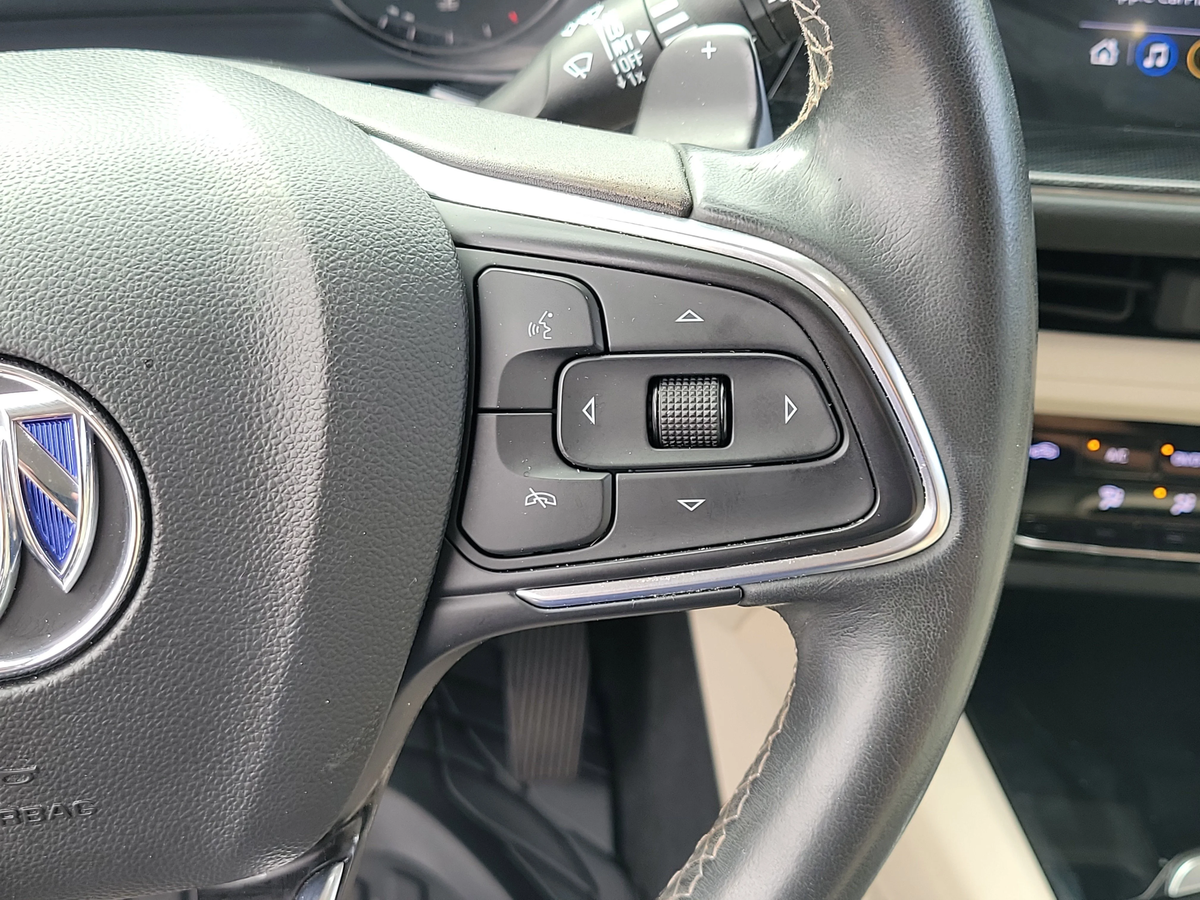 Used 2022 Summit White Buick Preferred image 24
