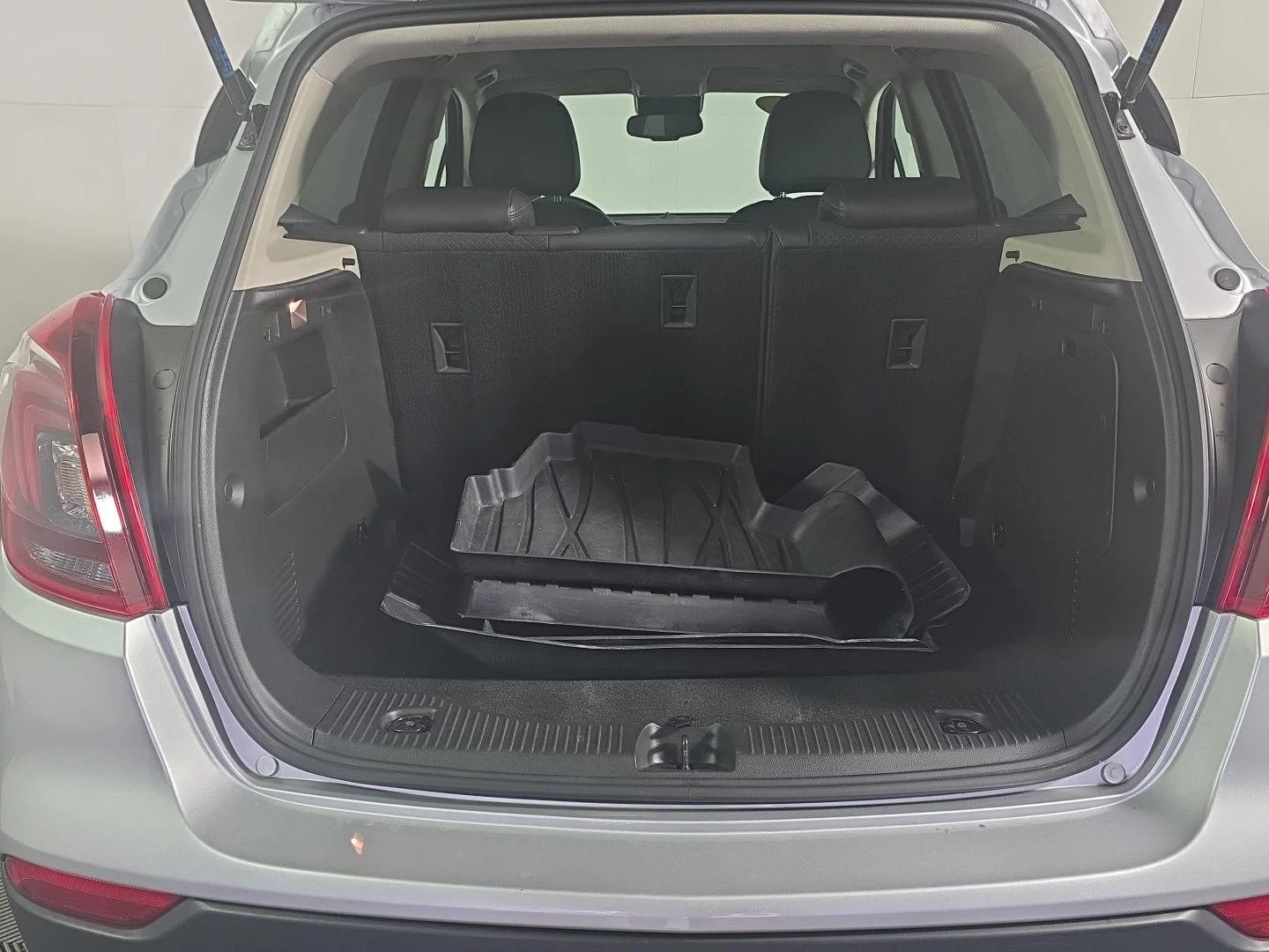 Used 2020 Quicksilver Metallic Buick Preferred image 3
