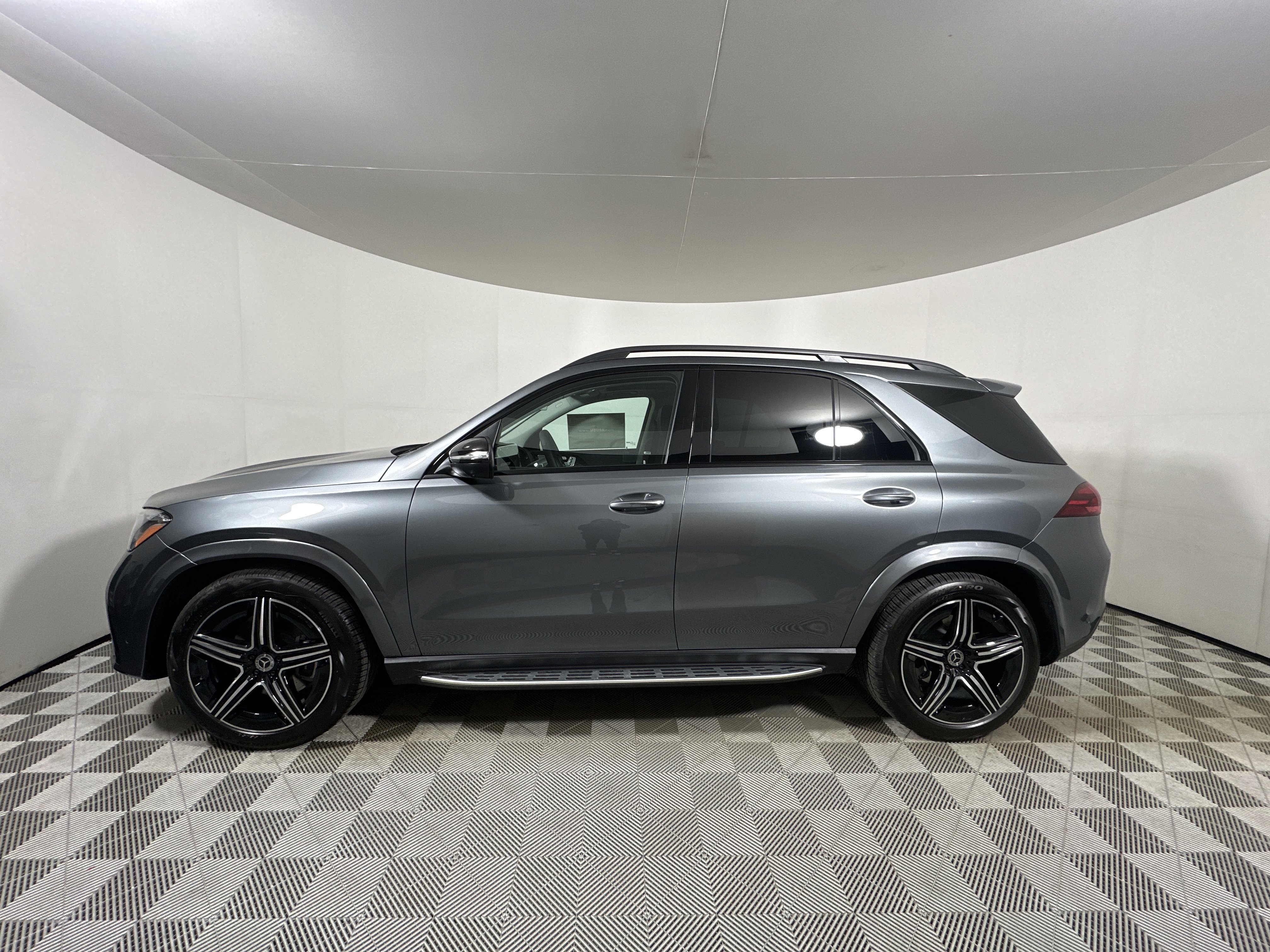 New 2026 Selenite Grey Metallic Mercedes-Benz GLE 450 image 4