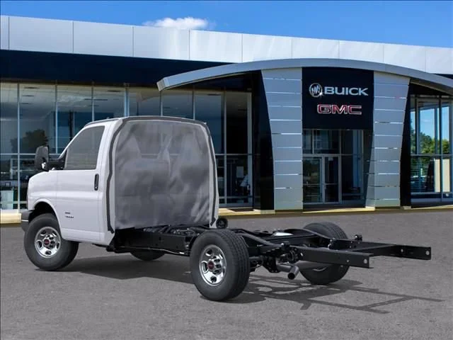 New 2025 Summit White GMC 1WT image 3